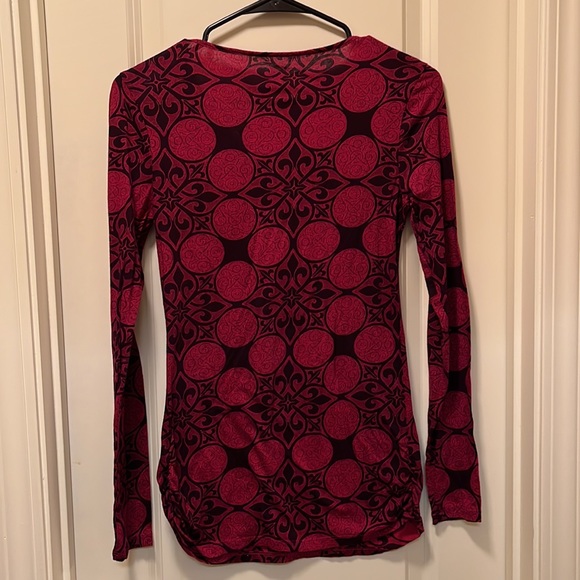Mossimo red and black print knit top Size small - Picture 6 of 6